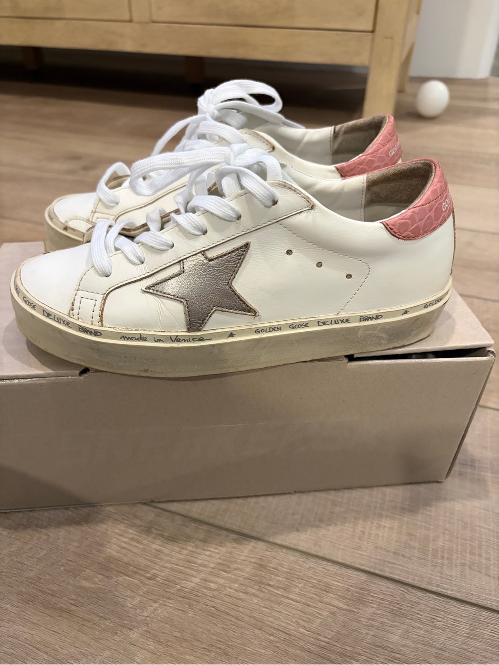 Golden Goose White Leather Low-Top Sneakers with Silver Star and Pink Heel